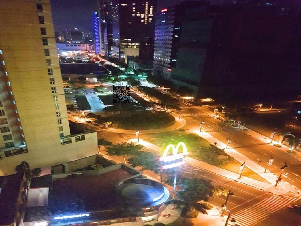 Avant Apartments At The Fort Taguig Exterior foto